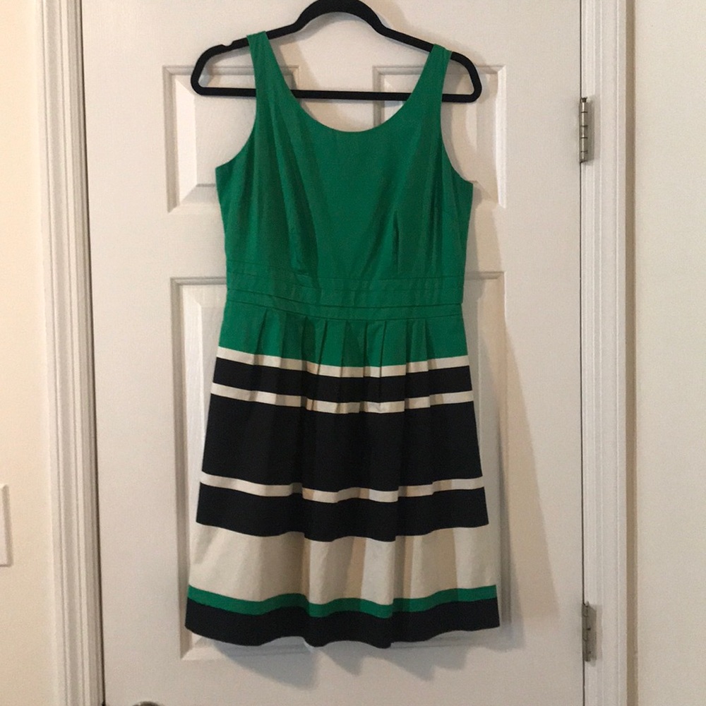 Limited Pleated Dress Green/White/Black
